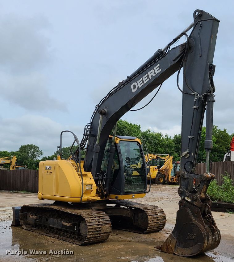 image for item EL9950 2010 John Deere 135D  excavator