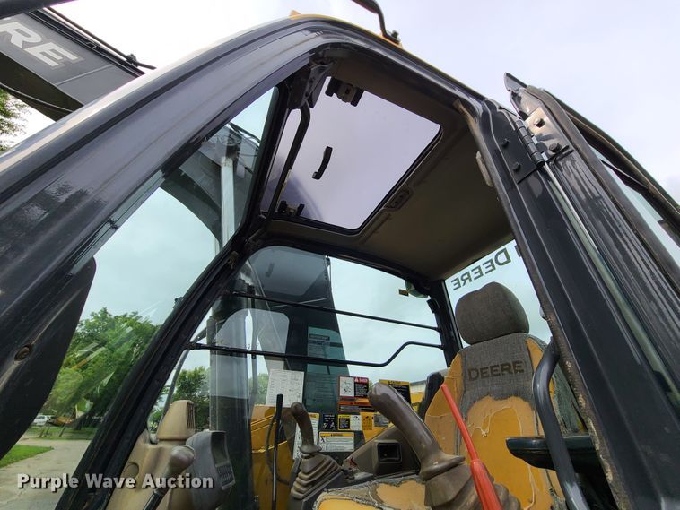 image for item EL9950 2010 John Deere 135D  excavator