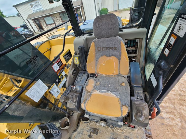 image for item EL9950 2010 John Deere 135D  excavator