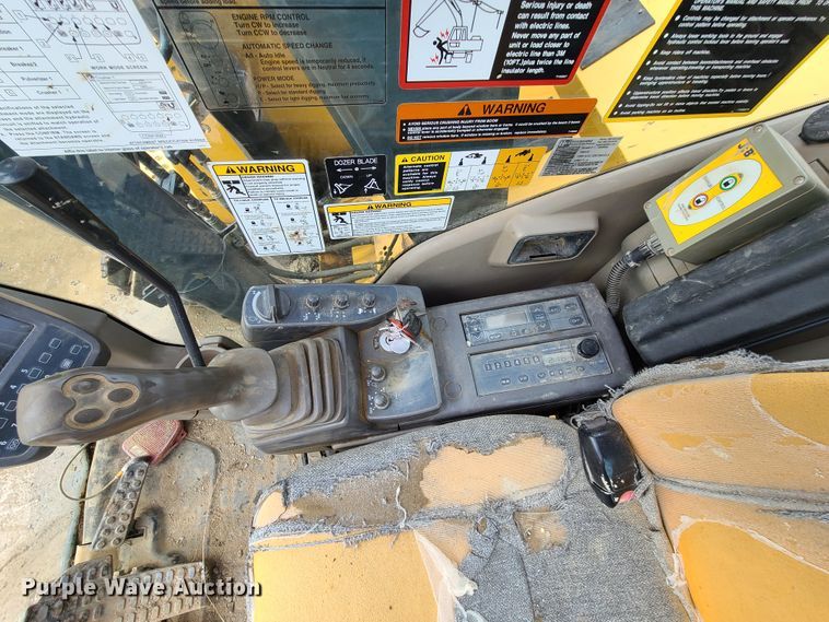 image for item EL9950 2010 John Deere 135D  excavator