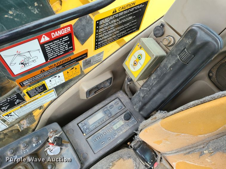 image for item EL9950 2010 John Deere 135D  excavator