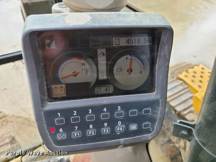 image for item EL9950 2010 John Deere 135D  excavator