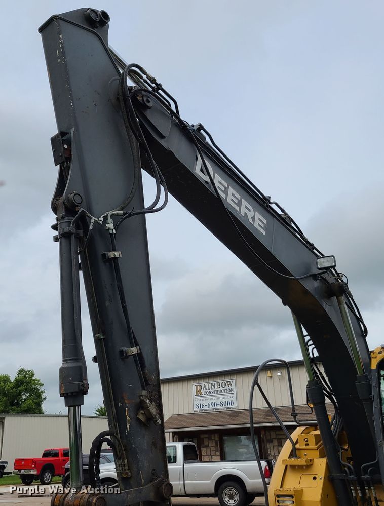 image for item EL9950 2010 John Deere 135D  excavator