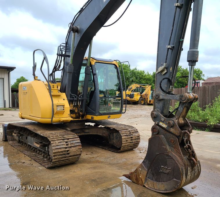 image for item EL9950 2010 John Deere 135D  excavator