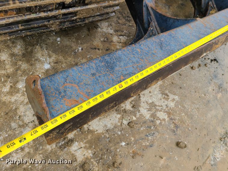 image for item EL9950 2010 John Deere 135D  excavator