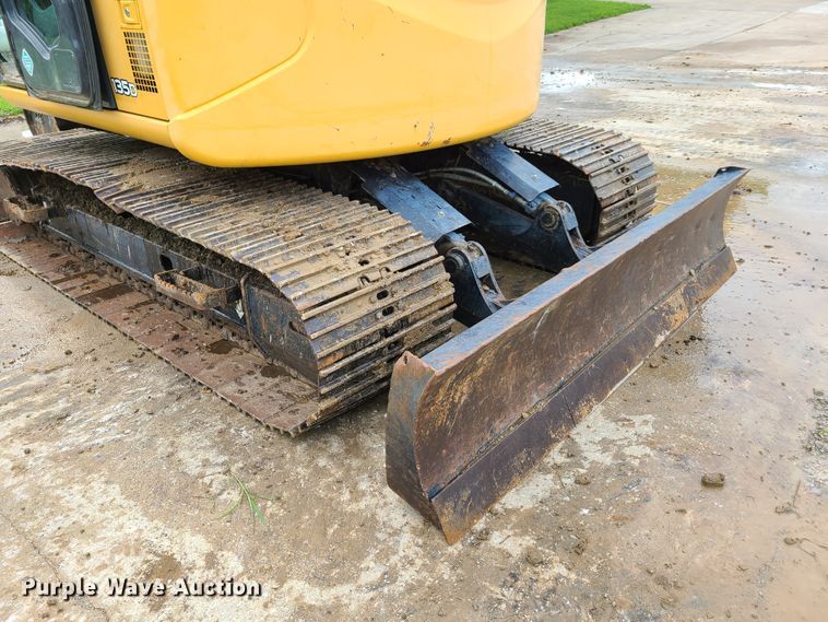 image for item EL9950 2010 John Deere 135D  excavator