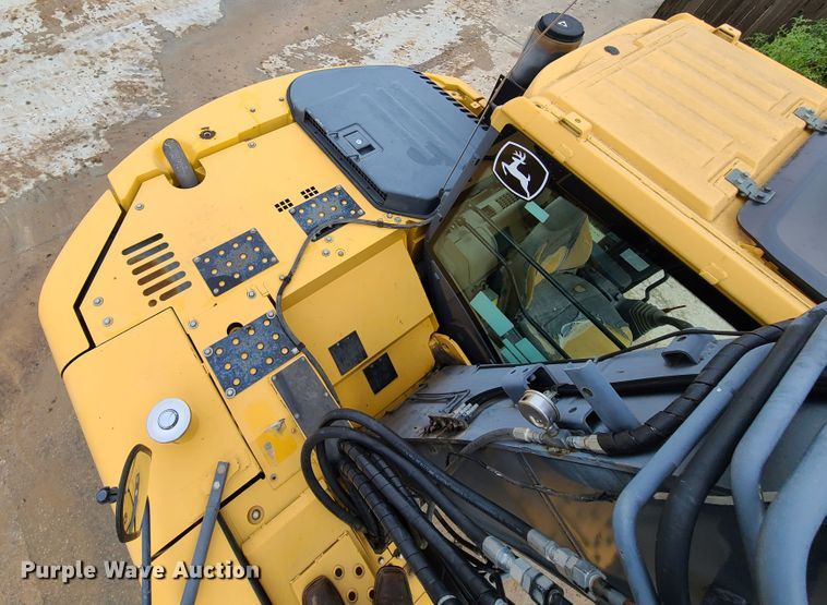 image for item EL9950 2010 John Deere 135D  excavator