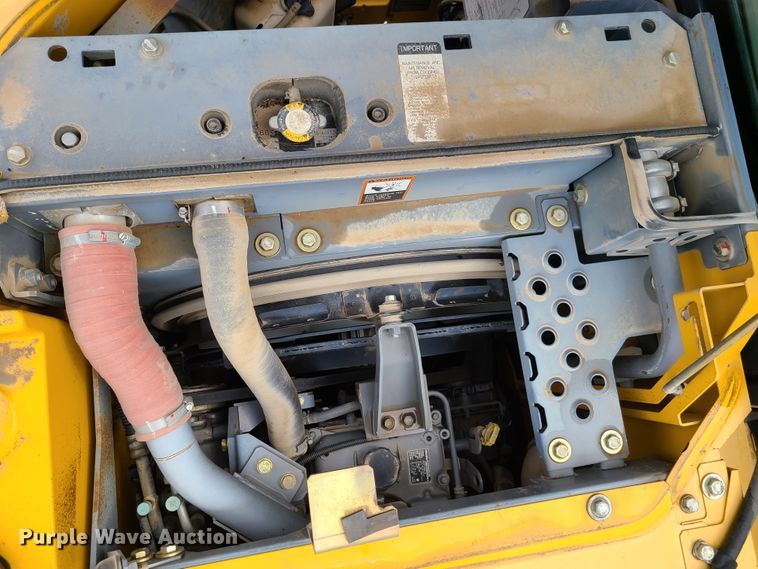 image for item EL9950 2010 John Deere 135D  excavator