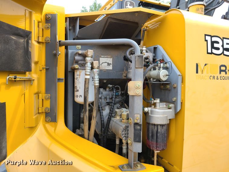 image for item EL9950 2010 John Deere 135D  excavator