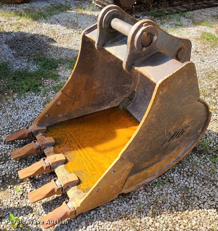 image for item EL9950 2010 John Deere 135D  excavator