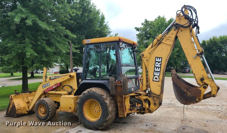 image for item EL9953 2000 John Deere 310E  backhoe