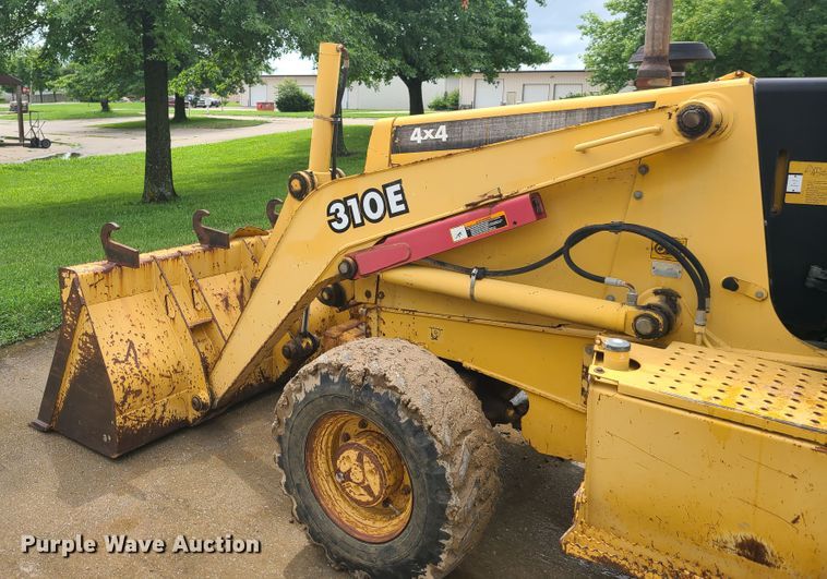 image for item EL9953 2000 John Deere 310E  backhoe