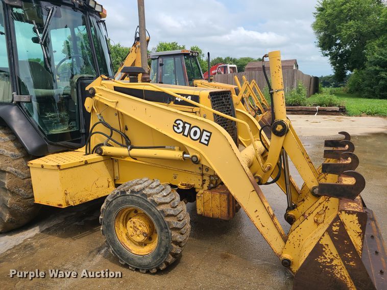 image for item EL9953 2000 John Deere 310E  backhoe