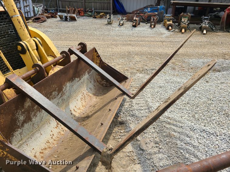 image for item EL9953 2000 John Deere 310E  backhoe