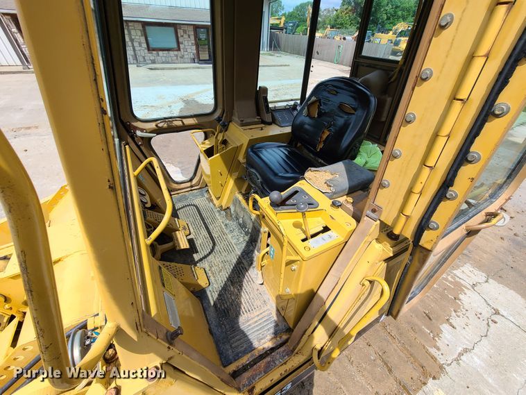 image for item EL9955 1987 Caterpillar 953  track loader