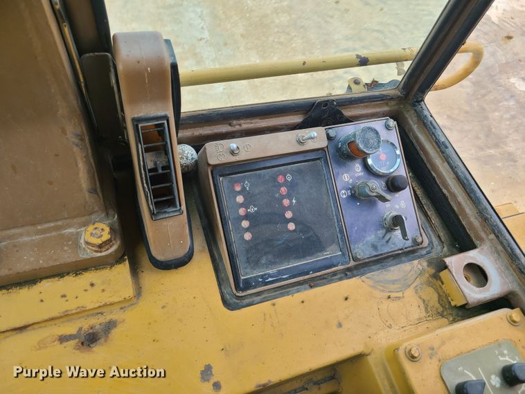 image for item EL9955 1987 Caterpillar 953  track loader