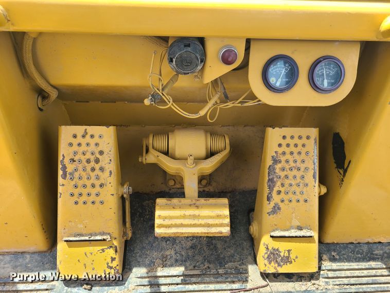 image for item EL9955 1987 Caterpillar 953  track loader
