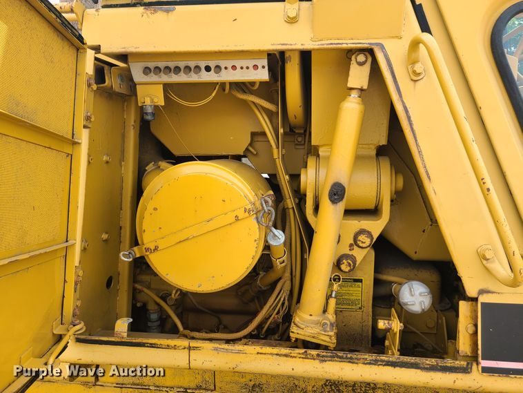 image for item EL9955 1987 Caterpillar 953  track loader