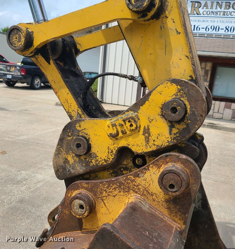 image for item EL9956 2000 John Deere 200LC  excavator