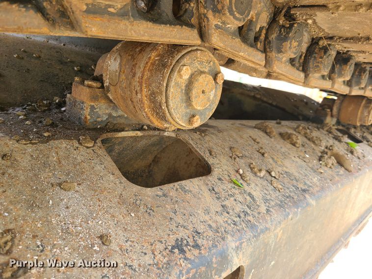 image for item EL9956 2000 John Deere 200LC  excavator