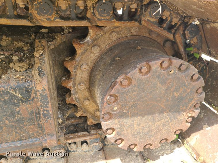 image for item EL9956 2000 John Deere 200LC  excavator