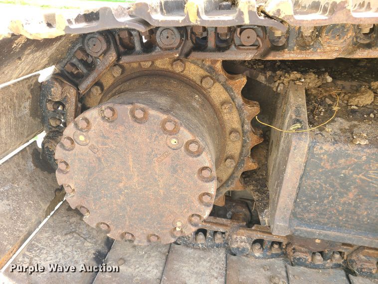 image for item EL9956 2000 John Deere 200LC  excavator