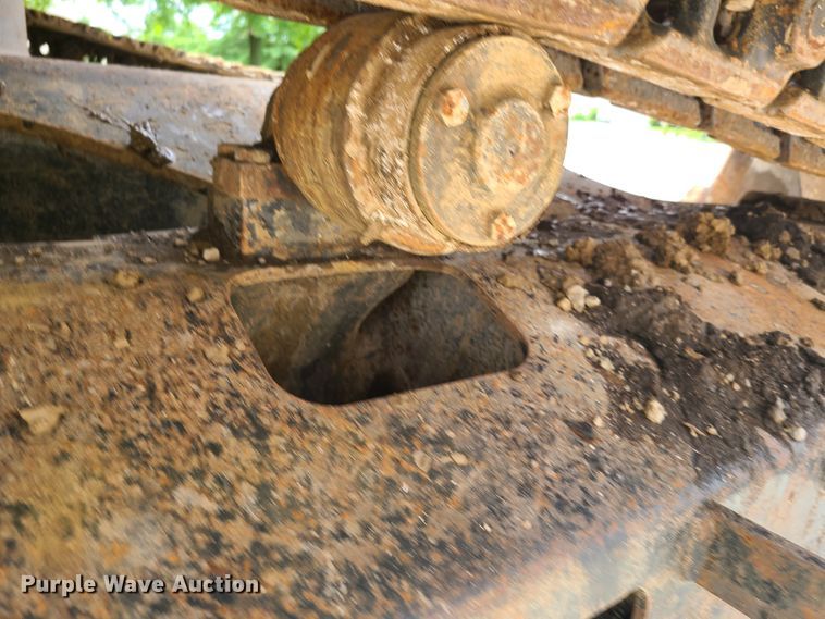 image for item EL9956 2000 John Deere 200LC  excavator