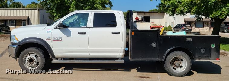 image for item GO9360 2017 Dodge Ram 5500  Crew Cab flatbed truck