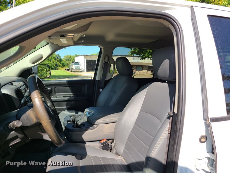 image for item GO9360 2017 Dodge Ram 5500  Crew Cab flatbed truck