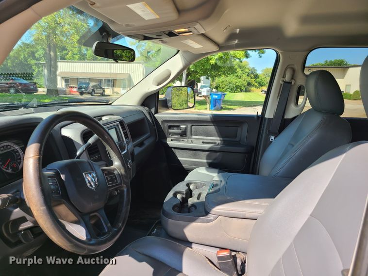 image for item GO9360 2017 Dodge Ram 5500  Crew Cab flatbed truck