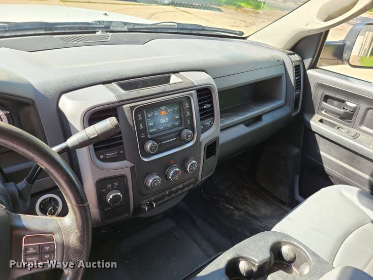 image for item GO9360 2017 Dodge Ram 5500  Crew Cab flatbed truck