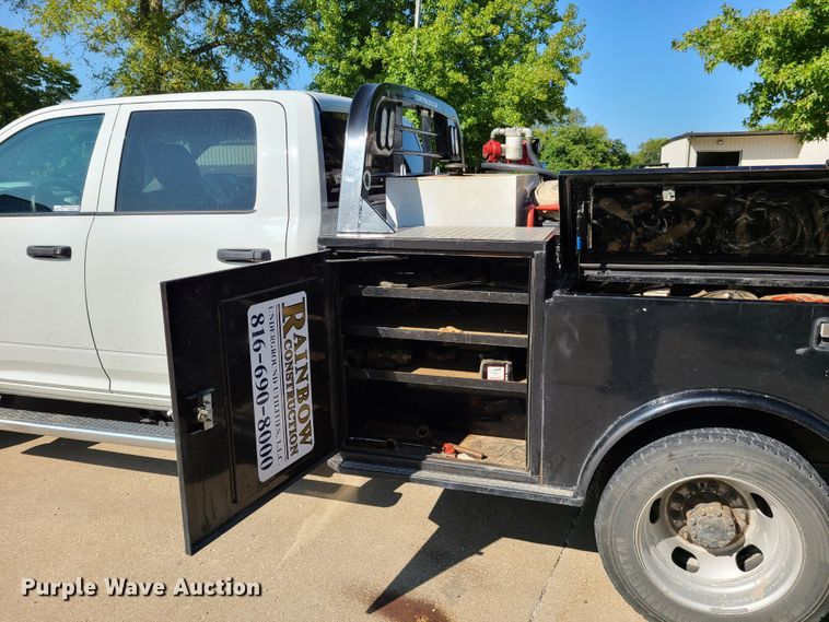 image for item GO9360 2017 Dodge Ram 5500  Crew Cab flatbed truck