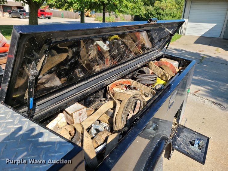 image for item GO9360 2017 Dodge Ram 5500  Crew Cab flatbed truck