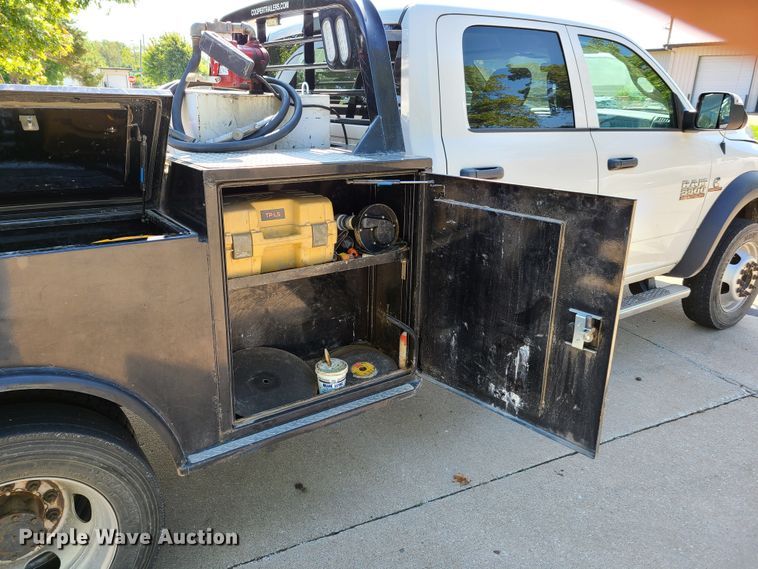 image for item GO9360 2017 Dodge Ram 5500  Crew Cab flatbed truck