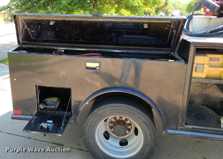 image for item GO9360 2017 Dodge Ram 5500  Crew Cab flatbed truck