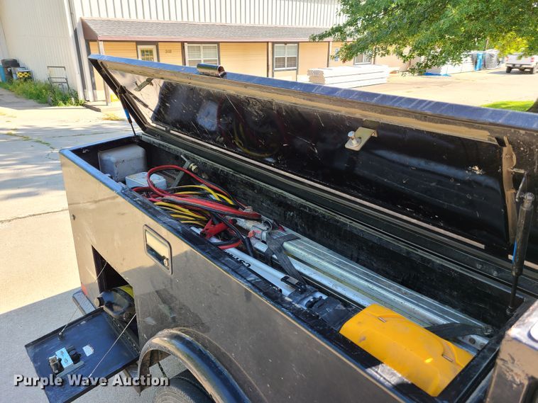 image for item GO9360 2017 Dodge Ram 5500  Crew Cab flatbed truck