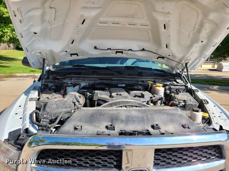 image for item GO9360 2017 Dodge Ram 5500  Crew Cab flatbed truck