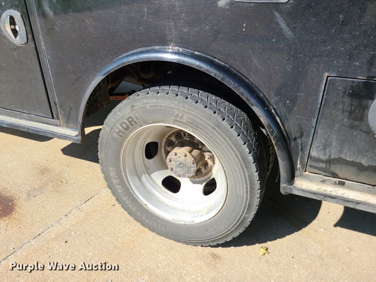 image for item GO9360 2017 Dodge Ram 5500  Crew Cab flatbed truck