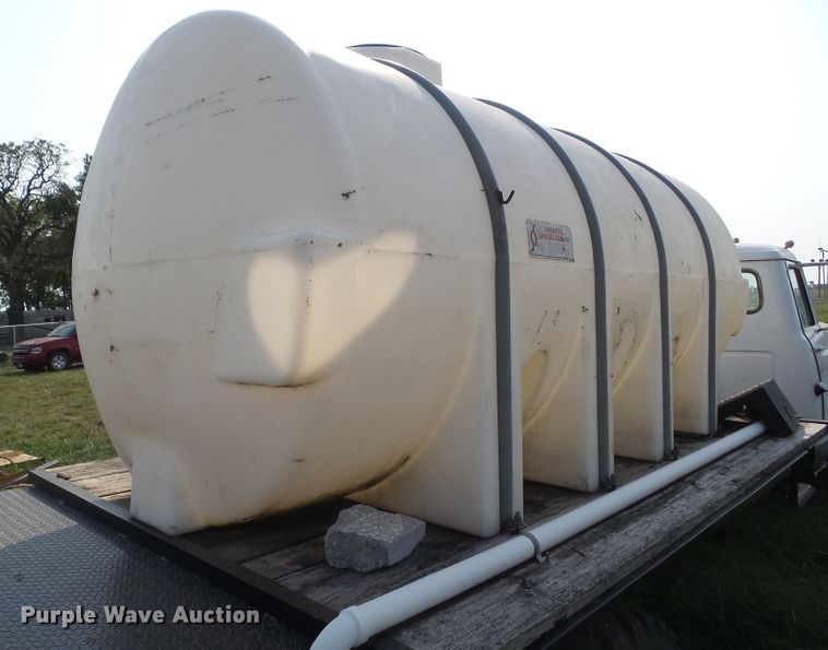 image for item DF0872 1,500 gallon tank