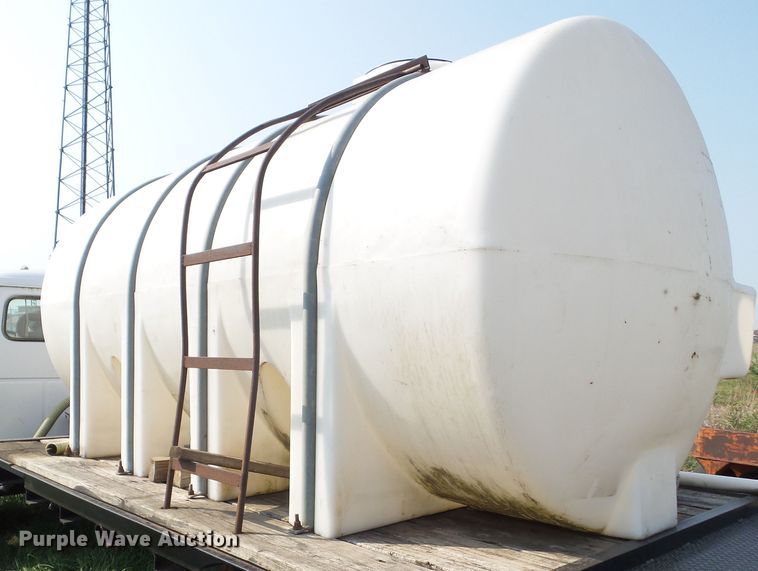image for item DF0872 1,500 gallon tank