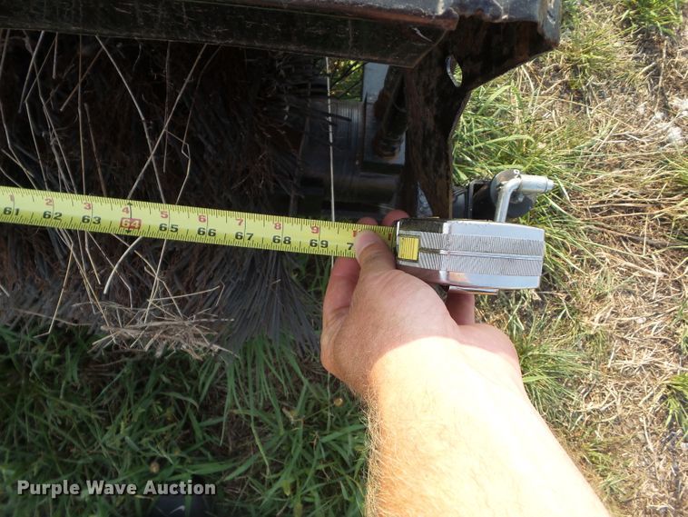 image for item DF0873 Sweepster D32 broom