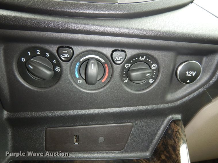 image for item DF4021 2016 Ford Transit 150 Limited SE  van