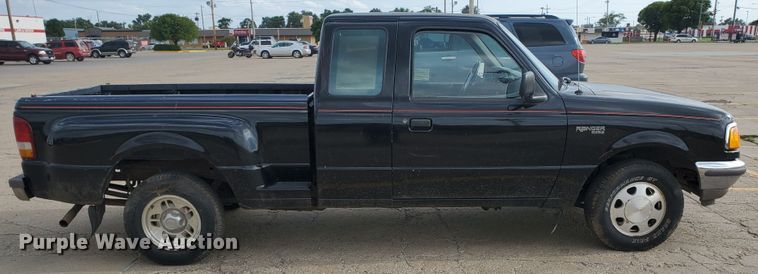 image for item DF5591 1997 Ford Ranger XLT  SuperCab pickup truck