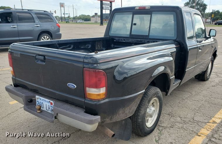 image for item DF5591 1997 Ford Ranger XLT  SuperCab pickup truck