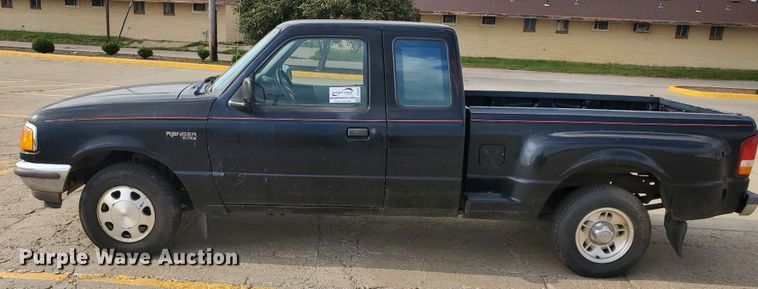 image for item DF5591 1997 Ford Ranger XLT  SuperCab pickup truck