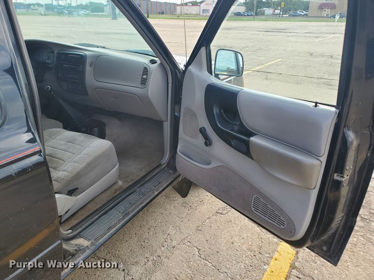image for item DF5591 1997 Ford Ranger XLT  SuperCab pickup truck