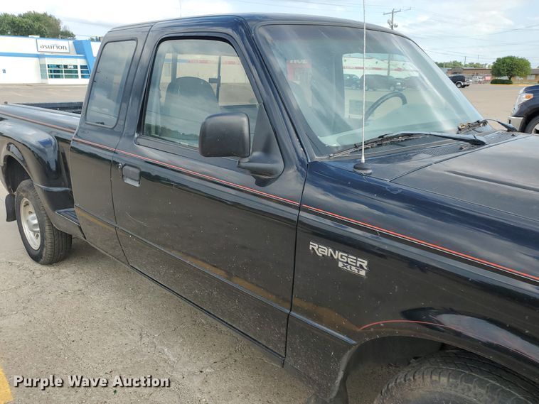 image for item DF5591 1997 Ford Ranger XLT  SuperCab pickup truck
