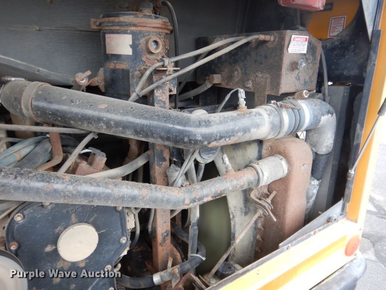 image for item DG4586 2000 Thomas 1405S  school bus