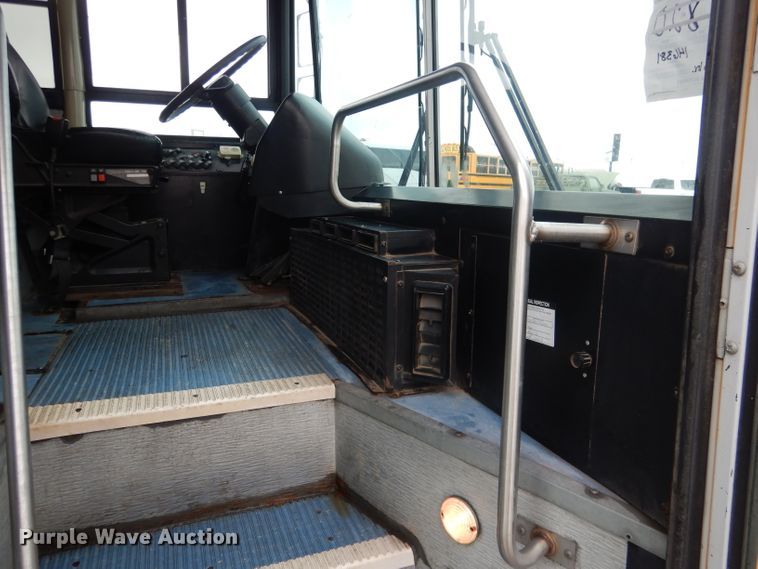 image for item DG4586 2000 Thomas 1405S  school bus