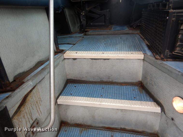 image for item DG4586 2000 Thomas 1405S  school bus